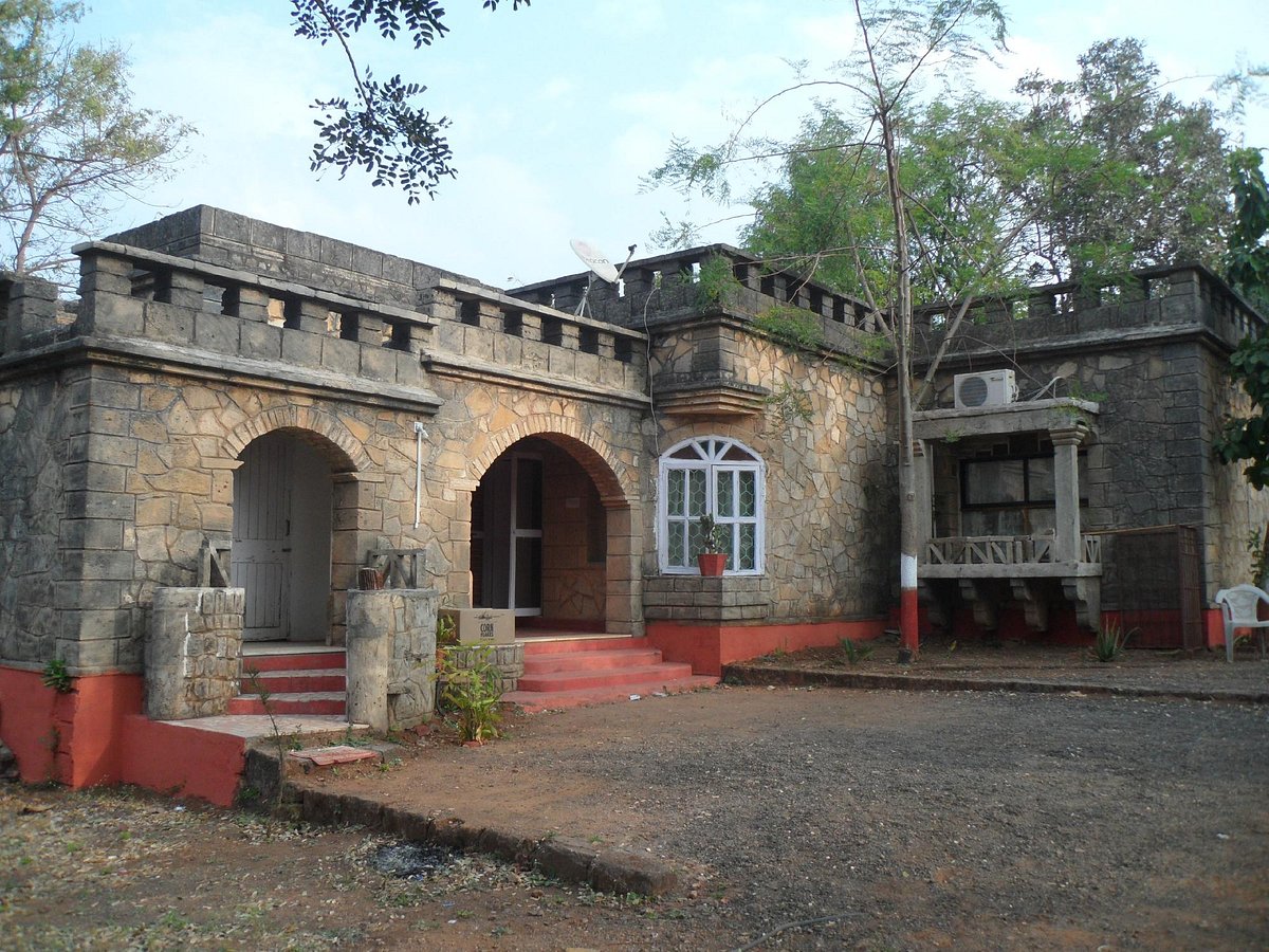 Maneland Jungle Lodge